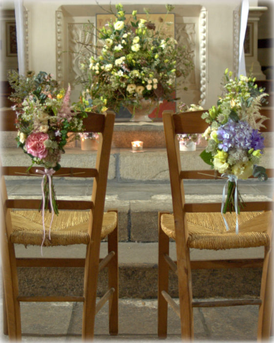 chaises-église-mariage-bretagne-2017-la-saladelle