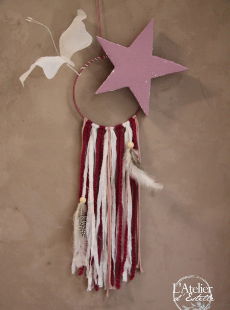 Attrape-rêve-Dream-catcheur-Etoile-parme-fushia-Atelier-dEstelle-pour-LA-SALADELLE-Atelier-créatif-et-décoration-florale-Perpignan-et-Pyrénées-Orientales