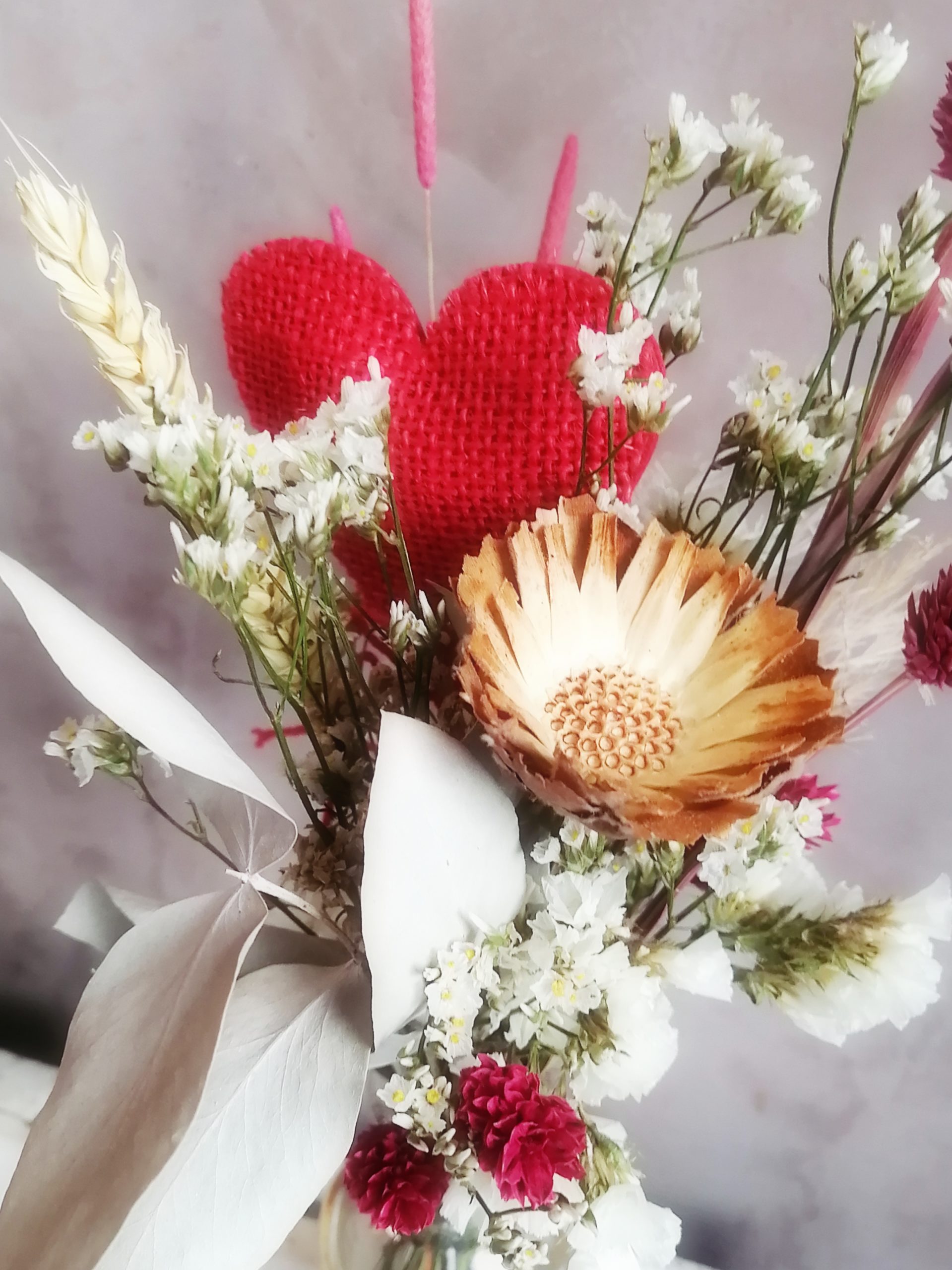 Petit-bouquet-fleurs-séchées et bouteilles LOVE - La Saladelle-Atelier floral-66