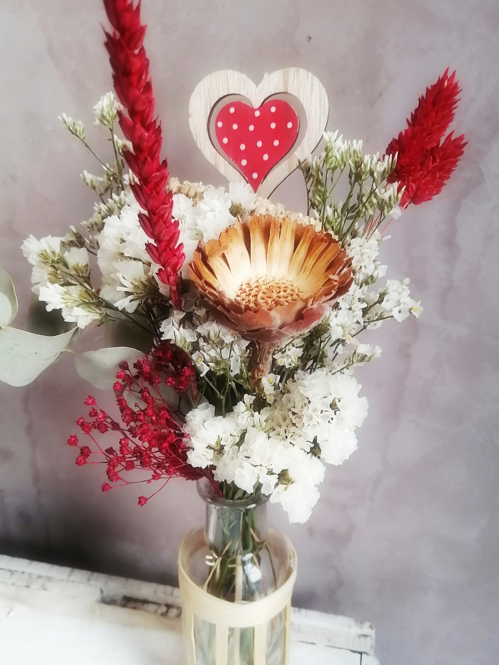 Petit-bouquet-fleurs-séchées et bouteilles LOVE - La Saladelle-Atelier floral-66