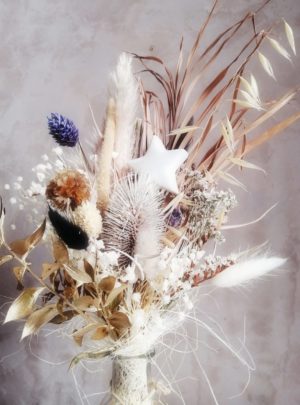 Petit-bouquet-sec-dans-sa-jolie-bouteille-La-Saladelle-Atelier-floral-66